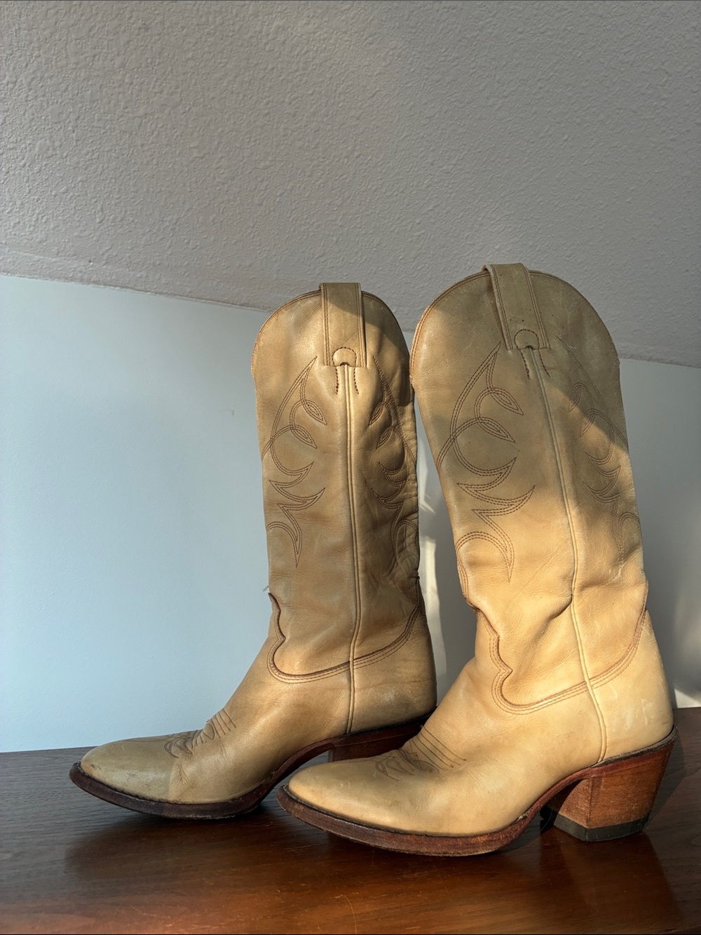 Women's Vintage Biltrite Beige Leather Cowboy Boots